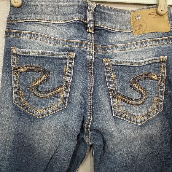 Silver Women's Suki Mid Slim Boot Jean - Picture 7 of 8